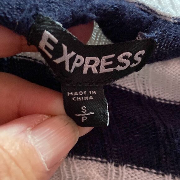 Express Women’s V-Neck Sweater Blue White Striped Long Sleeve Size Small S - Picture 3 of 3